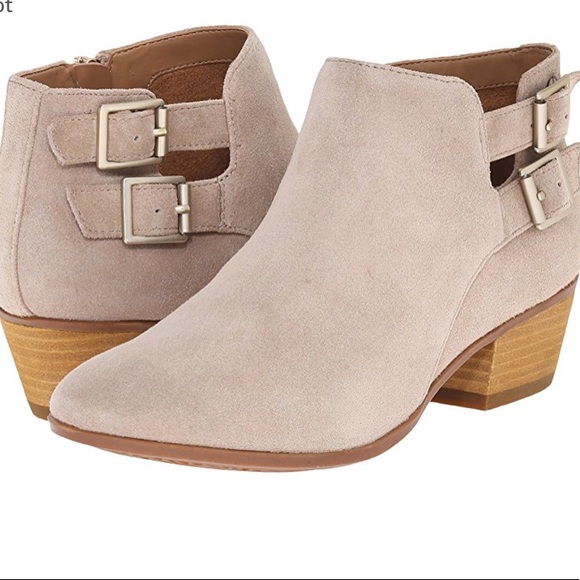 Clarks Bootie Real Suede Super Comfortable!! - Picture 2 of 8